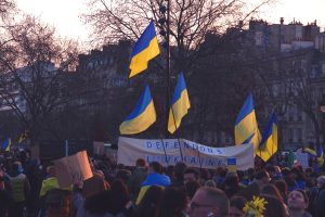 Euromaidan: Ett Decennium av Revolution och Flexibel utveckling